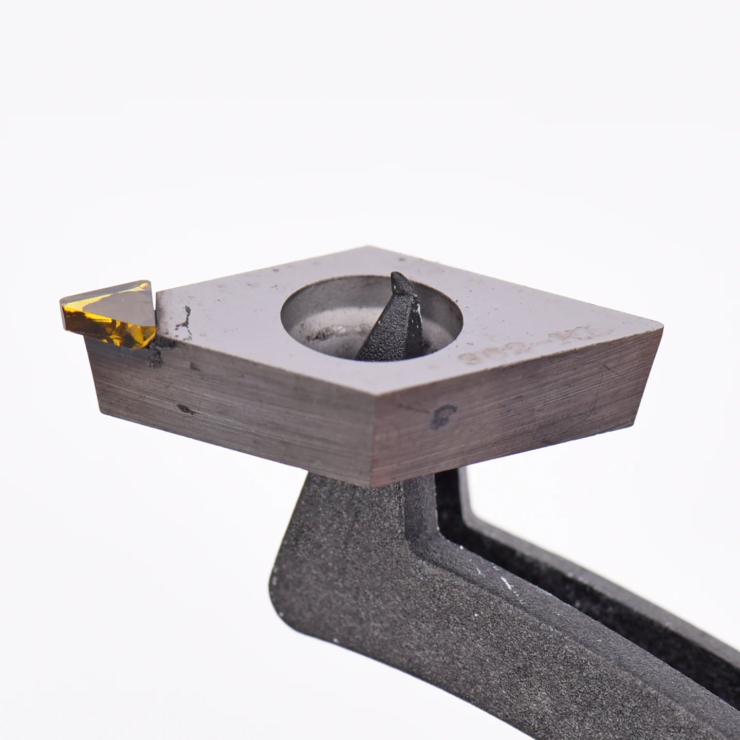 Customized BEGUN Triangle TPGH TPGT VBGT VBGW VCGT PCD PCBN Inserts Turned Tools with OEM Support Single Crystal Diamond